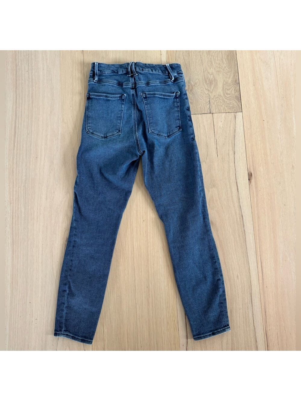 Good American Jeans Skinny Fit Distressed Medium Wash Size 4/27 - Picture 5 of 7